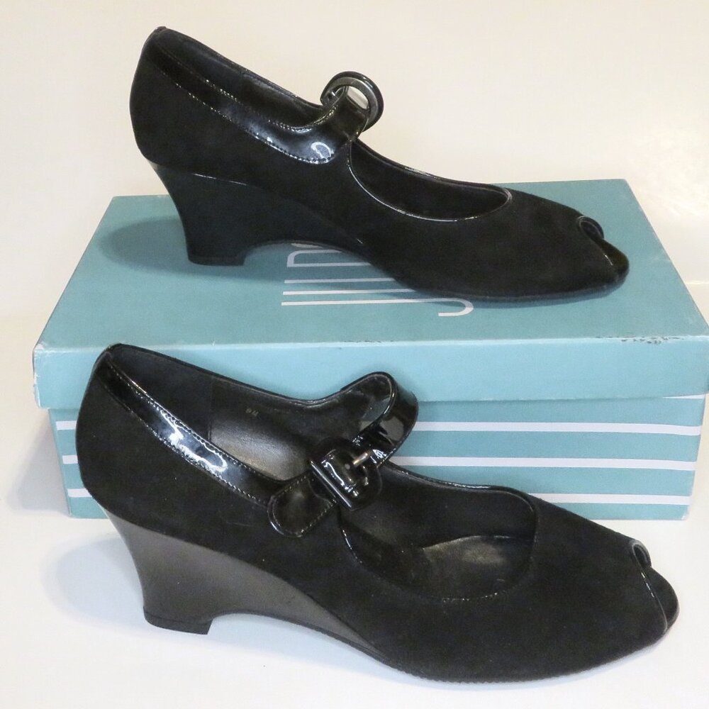 Jildor Designer Black Suede w/ Patent Leather Accent Peep toe Wedge Womens sz 9